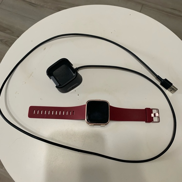 Fitbit versa - Picture 3 of 4